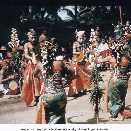 balinese dance drama.jpeg